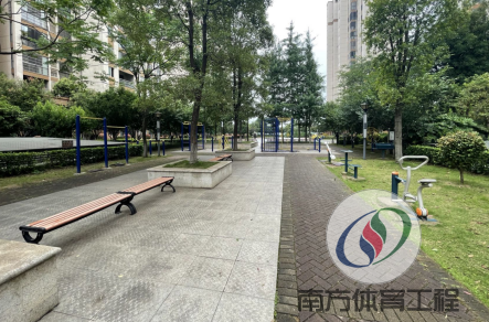 湖南省岳阳市岳阳楼区岳阳楼街道其他金泰滨城小区儿童游乐场