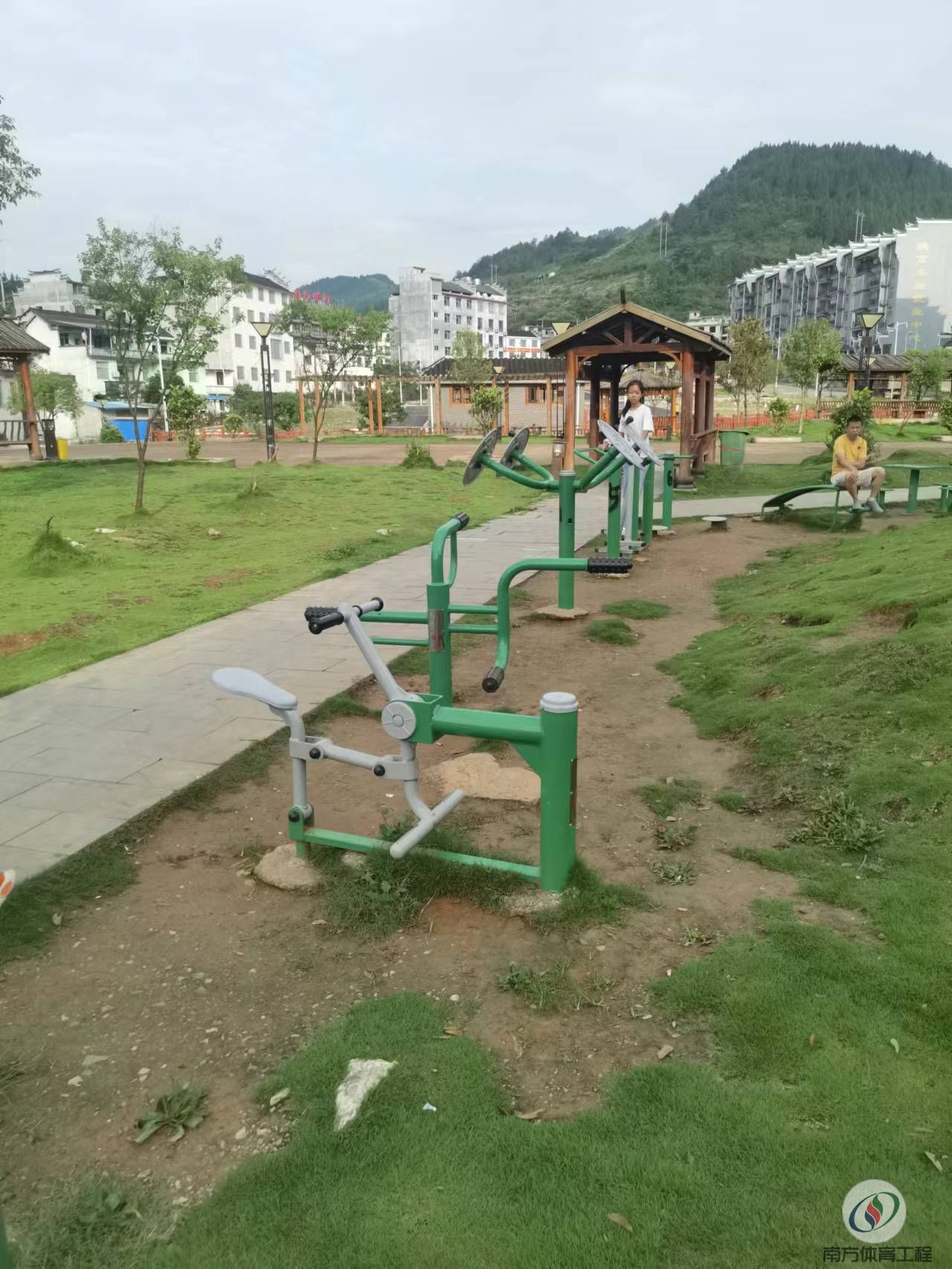 湖南省湘西土家族苗族自治州永顺县小溪镇郊溪村郊溪村村民委员会儿童游乐场