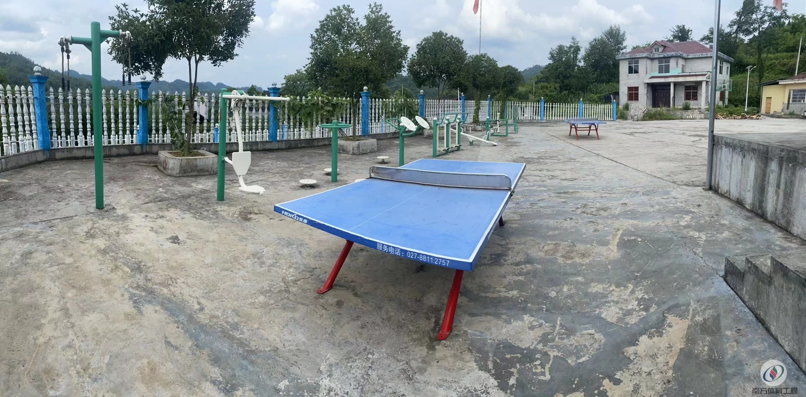 湖南省湘西土家族苗族自治州永顺县灵溪镇猛晓村猛晓综合文化广场儿童游乐场