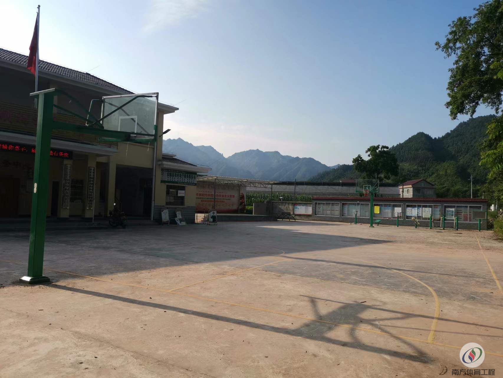 湖南省湘西土家族苗族自治州永顺县砂坝镇细砂坝村细砂坝村委会综合文化广场儿童游乐场
